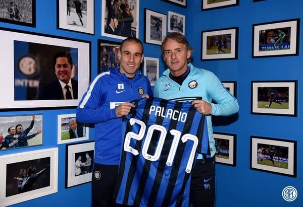Официально: Паласио продлил контракт с "Интером"